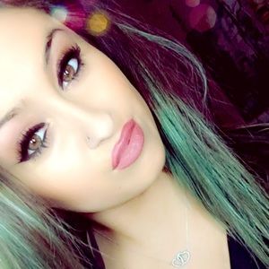 Meet your Posher, Charlotte